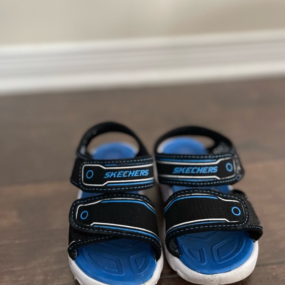 Sandals - Picture 2 of 4